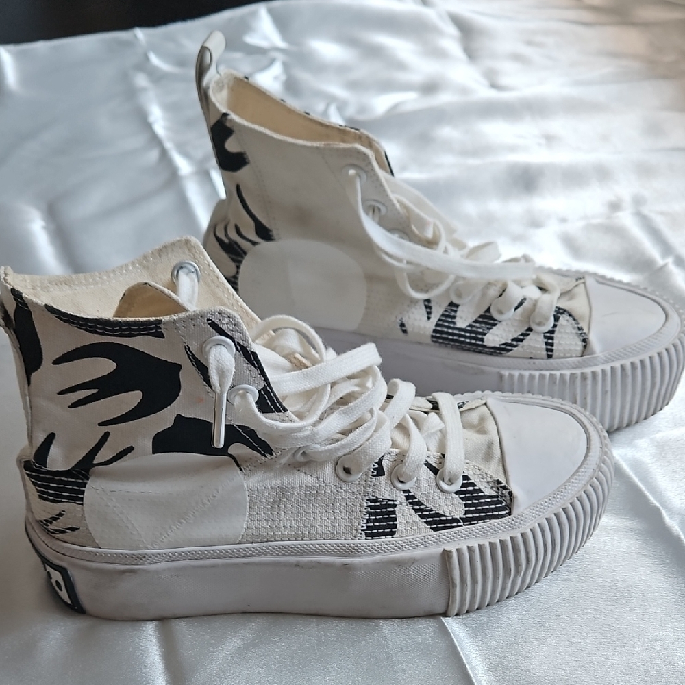Alexander McQueen White and Black Graphic High-Tops